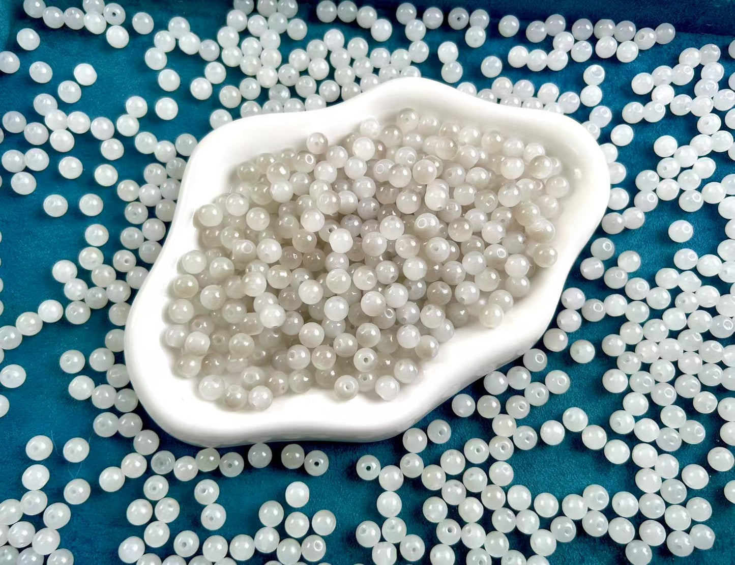 UV color-changing beads